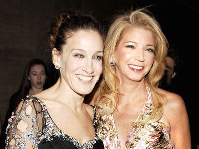 Η Σάρα Τζέσικα Πάρκερ με την συγγραφέα Κ...