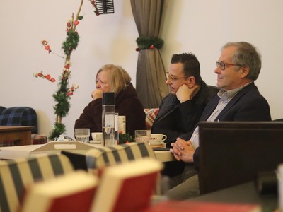 Στην Πάτρα οι «Φόνισσες» της Νίνας Κουλετάκη και ο πρώην Υπουργός Γιάννης Πανούσης
