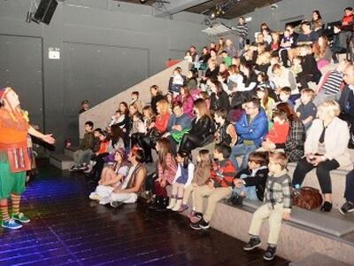 Πάτρα: Μάγεψε η παράσταση τα «Παραμύθια ...