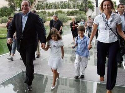 Οι διακοπές του Κώστα Καραμανλή στην περ...