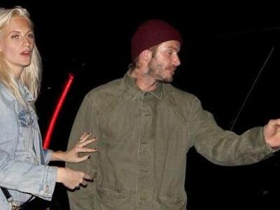 Οι παπαράτσι "έπιασαν" τον Μπέ...