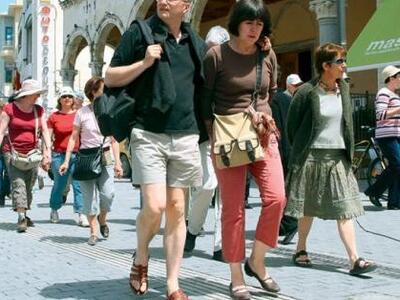 Πάτρα: Η κυριακάτικη βόλτα 100 Σλοβένων ...