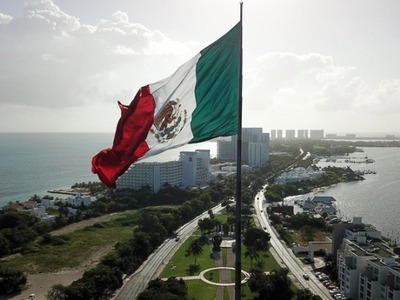 Μεξικό: Το Κανκούν απαγορεύει τα τραγούδ...