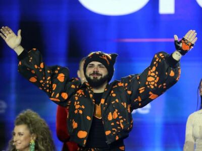 Akylas: Τραγούδησε μία νέα εκδοχή του «F...