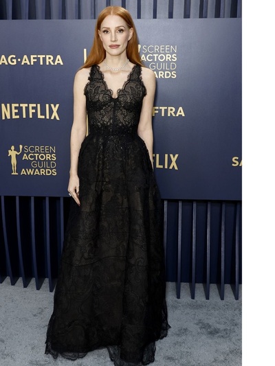 Τζέσικα Τσαστέιν με Armani και διαμάντια De Beers