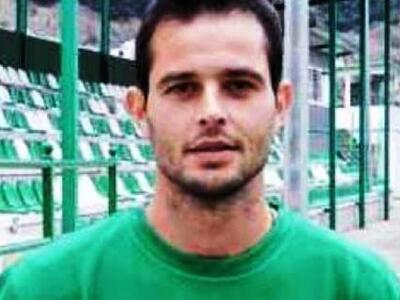 Ανακοινώνει τον τερματοφύλακα Βαγγέλη Πί...