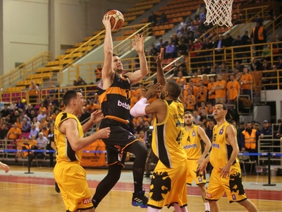 Με την ΑΕΚ στον ημιτελικό του Super Cup ...