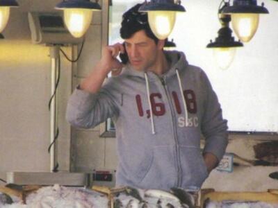 Ο Σάκης Ρουβάς στην ψαραγορά