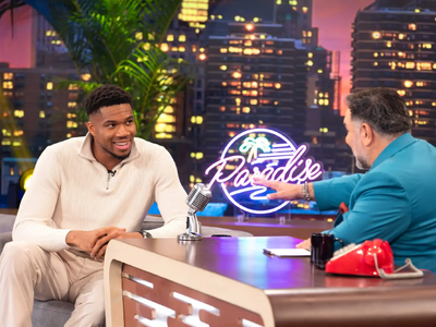 Γιάννης Αντετοκούνμπο στον Γρηγόρη Αρναο...