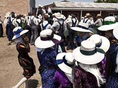 Βολιβία: Η κοινότητα που ξεχάστηκε από τ...
