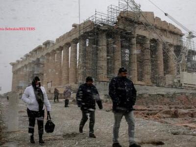 Η φωτο της ημέρας: Χιονοθύελλα στην Ακρόπολη! 