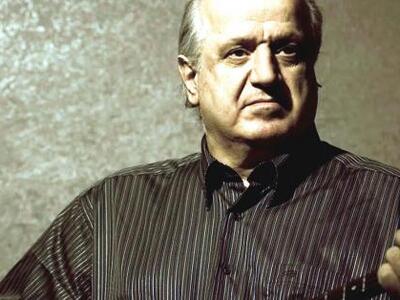 Ρεμπέτικες βραδιές με τον Μπάμπη Γκολέ σ...