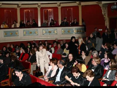 Πάτρα: Κοσμοσυρροή για τη βραδιά ποίησης...