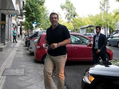 Τσίπρας σε κομματικά στελέχη: Προχωράμε ...