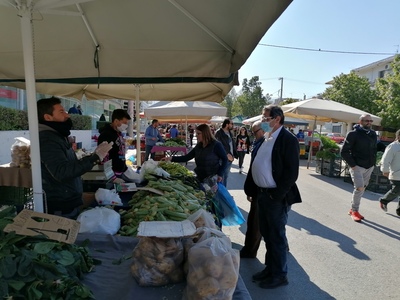 Πάτρα: Στις λαϊκές αγορές ο Κ. Πελετίδης - ΦΩΤΟ