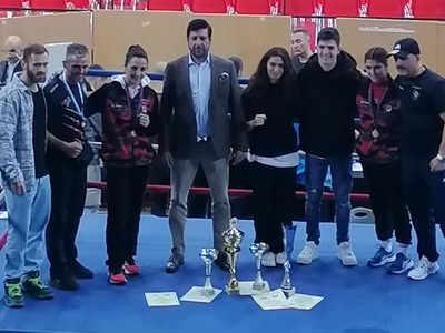 Η ΠΓΕ πρωταθλήτρια γυναικών στην πυγμαχία