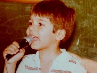 Tραγουδούσε από μικρός ο....