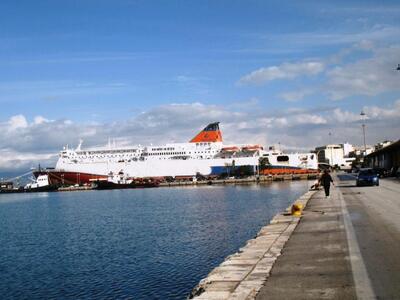 Πάτρα: Λιμενάρχης και Δήμαρχος στο thebe...