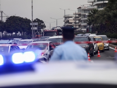 Ανατροπή φορτηγού στην Εθνική Οδό Αθηνών...