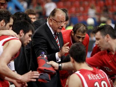 Κυπελλούχος ο Ολυμπιακός για δεύτερη συν...