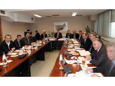 Σε μετωπική σύγκρουση Περιφερειάρχες και...