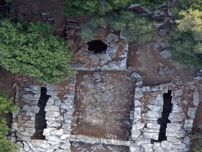 Δρακόσπιτα: To άλυτο αρχαιολογικό μυστήρ...