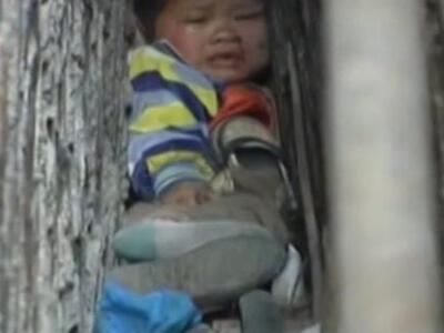 Κίνα: 5χρονος σφήνωσε ανάμεσα σε δύο τοίχους