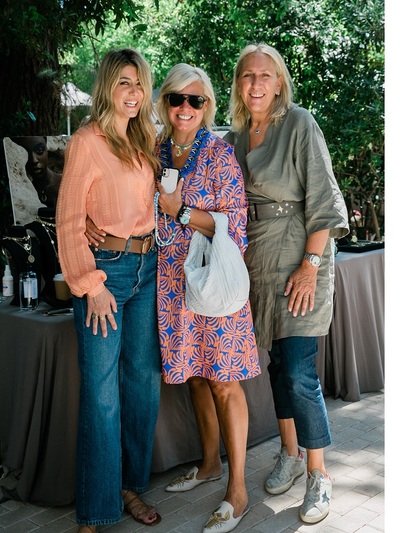 Αντωνία Καρρά, Φαίη Μπέη, Χρυσούλα Κέρος