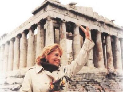 Οταν η Μελίνα Μερκούρη έκανε σκόνη τον δ...