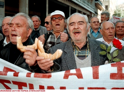 Βαριές κουβέντες από Αγγελόπουλο κατά δι...