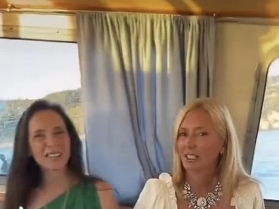 Μαρί Σαντάλ: Στις Σπέτσες με summer look 