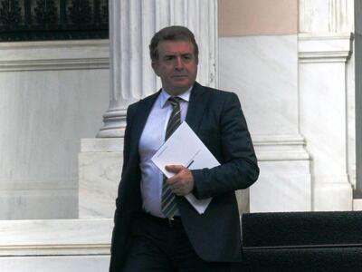 Πάτρα: Πρόσκληση σε Χρυσοχοίδη να κατέβε...