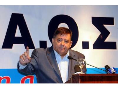 Επίθεση Καρατζαφέρη σε Γιώργο και  Καραμανλή