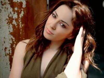 ΑΓΝΩΡΙΣΤΗ! Δες πώς ήταν η Μελίνα Ασλανίδ...