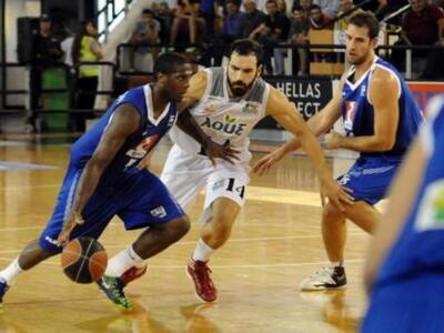 Μολφέτας: "Να μείνουμε συγκεντρωμέν...