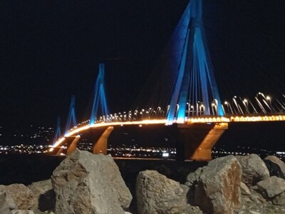 Γέφυρα Ρίου-Αντιρρίου: Φωταγωγήθηκε για ...