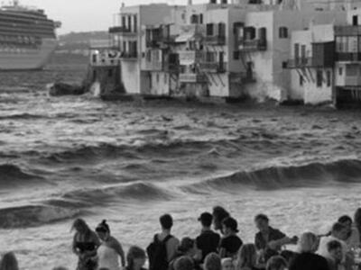 Έτσι ξεκίνησε η μόδα της Μυκόνου πριν......