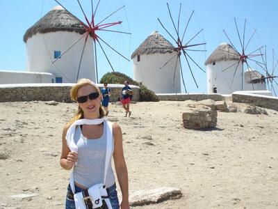 Η Ελευθερία Μακρυγένη στην Μύκονο 