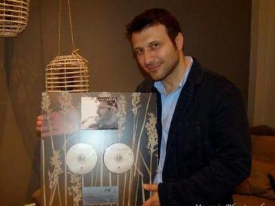 Απονομή διπλής πλατίνας για τον Γιάννη Πλούταρχο!