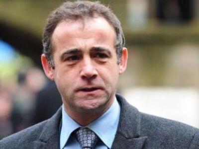 Παντρεμένος πρωταγωνιστής κατηγορείται γ...