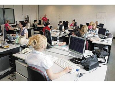 "Μύλος" με τη μισθοδοσία των υ...