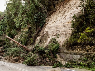 Καιρός: Η κακοκαιρία Adel σφυροκοπά Κέρκ...