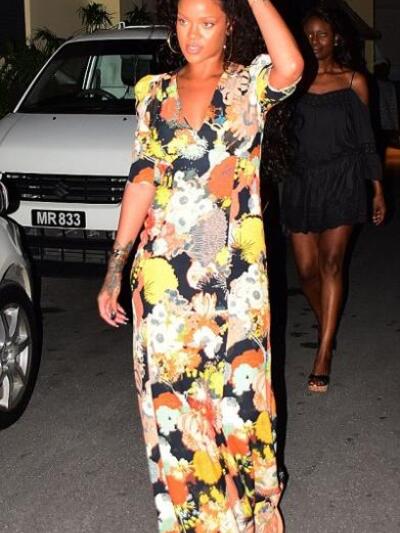 Η ΡΙΑΝΑ ΣΤΑ ΜΠΑΡΜΠΕΙΝΤΟΣ