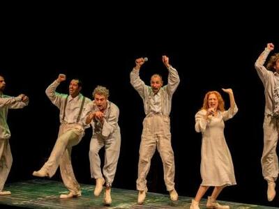 Σε συνεργασία με την Ελληνική Θεαμάτων θ...