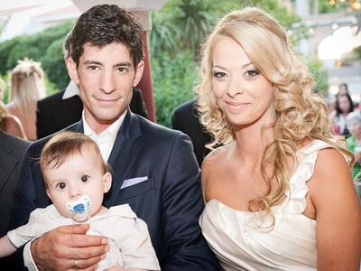 Οι νεόνυμφοι με τον γιο τους Παναγιώτη