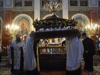Η Αποκαθήλωση στη Μητρόπολη της Πάτρας- ΦΩΤΟ
