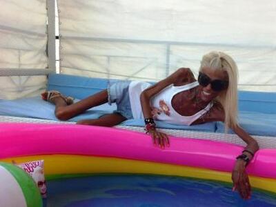 Η Νανά Καραγιάννη ξεχνά τον εφιάλτη με s...