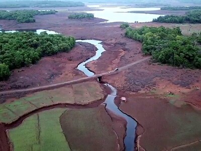 Αυτό το χωριό στην Ινδία εμφανίζεται μία...