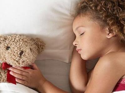 Τι να φάει για να κοιμηθεί ήρεμα το παιδί σας