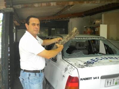 Ηλεία: Του έσπασαν το αυτοκίνητο και κρέ...